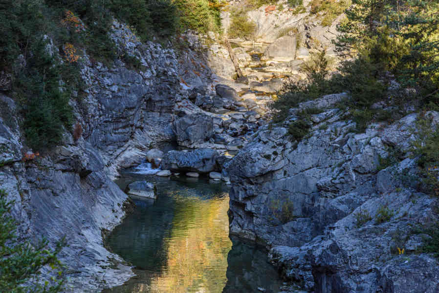 Huesca - parque nacional de Ordesa y Monte Perdido - valle de Añisclo 64 - cañon de Añisclo - rio Aso.jpg